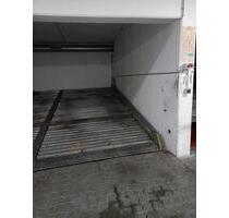 Tiefgaragenstellplatz in Fürth zu vermieten.