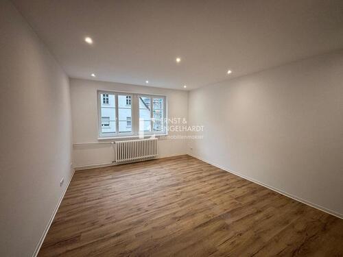 Foto - Moderne, renovierte Gewerbefläche mit Terrasse – flexibel nutzbar, 4 Zimmer & Toplage (1. OG)