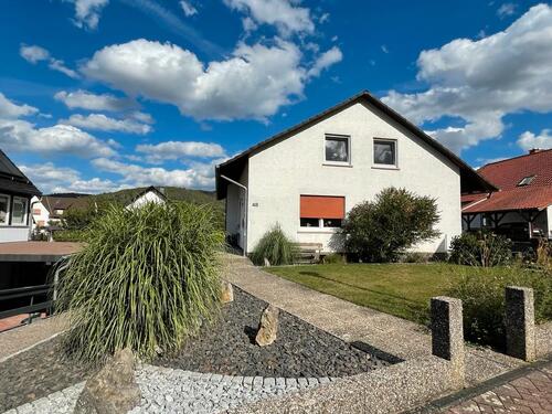 Foto - Zweifamilienhaus mit Einliegerwohnung in Wehretal-Hoheneiche