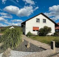 Zweifamilienhaus mit Einliegerwohnung in Wehretal-Hoheneiche