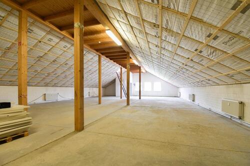 Foto - 280m² beheizbare Lagerfläche im Dachgeschoss mit Aufzug + Anlieferrampe. Gewerbegebiet Hilden.