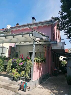 Foto - Reiheneckhaus mit Carport, Gartengerätehaus und schönem Garten