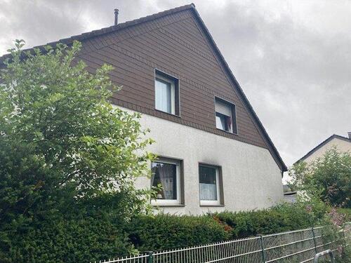 Foto - GEPFLEGTES ZWEIFAMILIENHAUS MIT PLATZ FÜR DIE GESAMTE FAMILIE