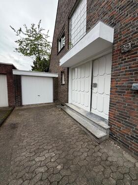 Foto - EG-Wohnung: Kamin, XXL-Gärten & Garage im ruhigen Wendehammer