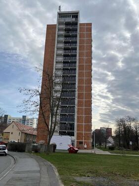 Foto - Am Anger 22-sanierte 1,5 ZKB Wohnung im 8.OG *ab sofort* zu vermieten