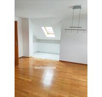 Zentrale, helle, gepflegte 2 Zi-DG-Wohnung ab sofort - Arnstorf
