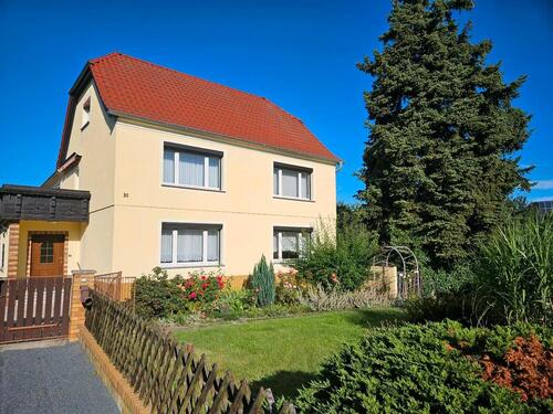 Foto - Freistehendes Zweifamilienhaus in Röderaue, prov.-frei