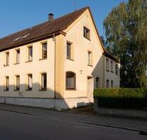 Großes Eckhaus in Gunzenhausen mit 2 Garagen