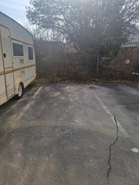 Foto - Parkplatz, Stellplatz PKW, Motorrad Pfopfenhofen..