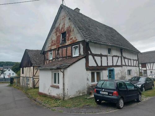 Foto - Zwei Familien Haus mit Große Scheune