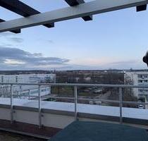 Über den Dächern von Halle: 4-Zimmer-Maisonette-Wohnung mit Dachterrasse und Einbauküche - Halle (Saale) Halle-Neustadt