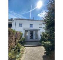 2 Zimmerwohnung mit Balkon in Düsseldorf Unterbach