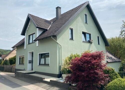 Foto - Großes Haus mit Bach im Garten - 222.000,00&nbsp;EUR Kaufpreis, ca.&nbsp; 200,00&nbsp;m&sup2;