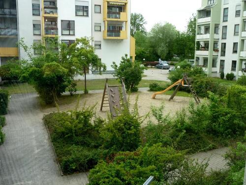 Foto - Gepflegte 2-Zimmer-Wohnung mit Balkon, Einbauküche, TG-Stellplatz und Lift