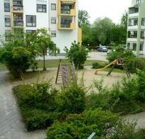 Gepflegte 2-Zimmer-Wohnung mit Balkon, Einbauküche, TG-Stellplatz und Lift - Ingolstadt Münchener Straße