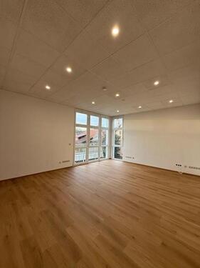 Foto - Helle, frisch renovierte 2-Zimmer-Wohnung mit sehr guter Anbindung in Sinsheim-Reihen