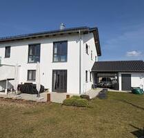 Neuwertige, große Doppelhaushälfte in der Gemeinde Steinach