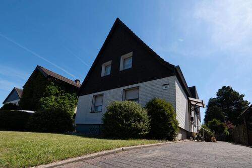 Foto - Freistehendes Einfamilienhaus mit großen Garten,,ausbaufähig