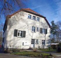 1 Raum Etagenwohnung mit großem Balkon iun parkähnlichem Umfeld - Halsbrücke