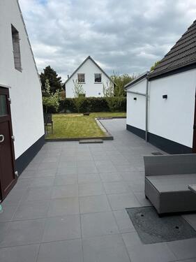 Foto - Modernes kernsaniertes 6-Zimmer-Haus mit Garten und Garage