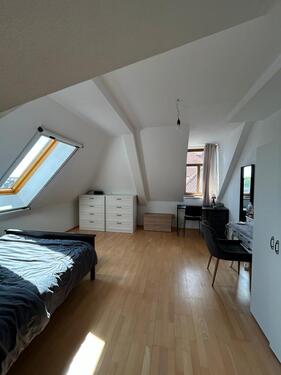 Foto - 2.5 Zimmer Dachgeschoßwohnung zur Miete in Regensburg