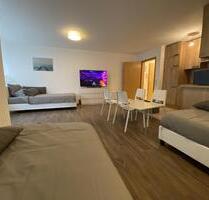 Gemütliche 1,5-Zimmer-Apartment mit Terrasse und Stellplatz – möbliert. - Göppingen Faurndau