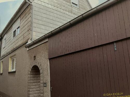 Foto - Einfamilienhaus 2-geschossig mit Nebengebäude in Bickenriede