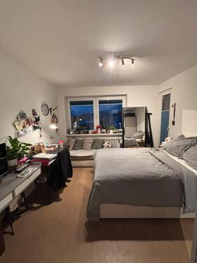 Foto - Helles 13qm WG-Zimmer mit eigenem Balkon