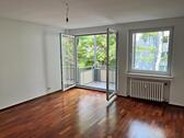 Foto - 2- Zi. Wohnung, kompl. renoviert, sofort bezugsfähig. PKW- Stellp