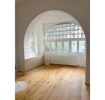 Beauty Raum - 800,00&nbsp;EUR Kaltmiete, ca.&nbsp; 30,00&nbsp;m&sup2; in Karlsruhe (PLZ: 76133)