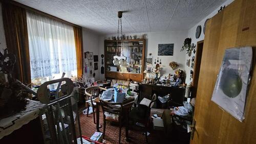 Foto - Sanierungsbedürftiges Einfamilienhaus mit großem Grundstück in Sa