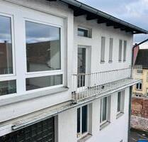 Sehr zentral gelegene 3 ZKB Wohnung mit kleinem Balkon und 2 Bädern in Kaiserslautern.