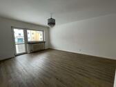 Foto - 4-Zimmer-Wohnung mit Balkon und Garage – im Erdgeschoss