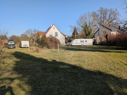 Foto - Stellplatz für Wohnwagen & Pferdeanhänger & Wohnmoblie