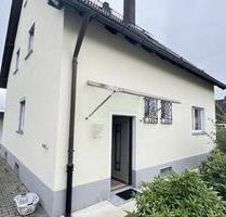 Ruhige, helle 2,5-Zimmer-Wohnung in kleinem Anwesen - Weiden in der Oberpfalz