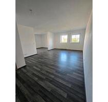 Helle ca 100qm große Wohnung mit Balkon. - Osterhofen