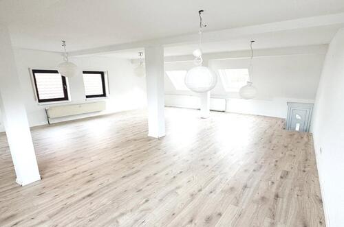 Foto - GROSSZÜGIGE, 3-ZIMMER-WOHNUNG + 2 weitere Zimmer