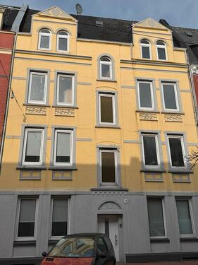 Foto - 9 Parteienhaus * Provisionsfrei * Renovierungs-Sanierungsobjekt