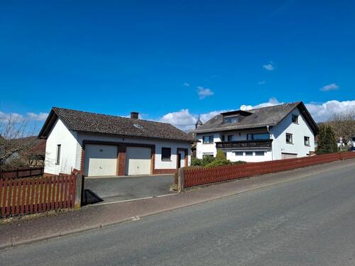 Foto - Drei Familien-Haus in Lohra - 375.000,00&nbsp;EUR Kaufpreis, ca.&nbsp; 320,00&nbsp;m&sup2;