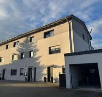 Stilvolles Reihenendhaus mit Garten in Burglengenfeld