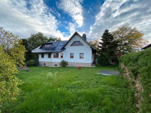 Foto - Haus am See zur Miete in Weida - 2.100,00&nbsp;EUR Kaltmiete, ca.&nbsp; 160,00&nbsp;m&sup2;