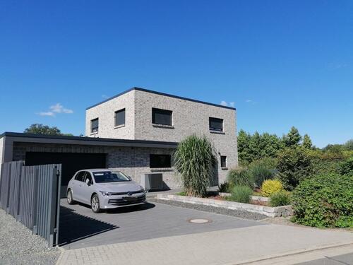 Foto - Modernes Einfamilienhaus (PV+WP) mit Garage + Traumlage