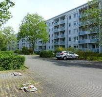 PKW-Stellplatz - Adolph-Menzel-Straße 1-9 - Halle (Saale) Halle-Neustadt