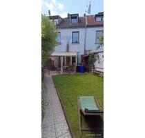 Chilliges Haus mit viel Wohnraum und Garten für die ganze Familie - Krefeld