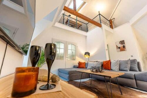 Foto - Loft mit BillardTisch Playstation 4 Küche-Insel