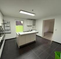 3,5 Zimmer EG Wohnung mit Garten, ab sofort frei - Edelsfeld