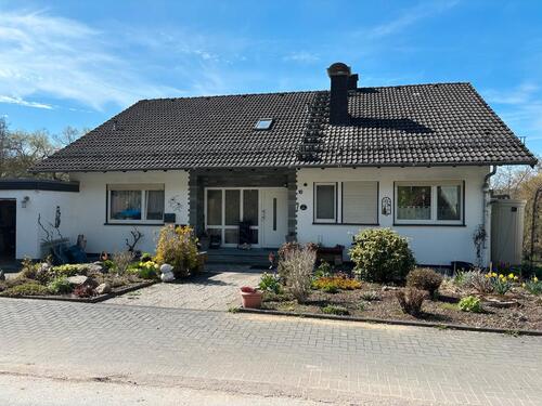 Foto - Gepflegtes Drei-Familien-Haus - 375.000,00&nbsp;EUR Kaufpreis, ca.&nbsp; 280,00&nbsp;m&sup2;