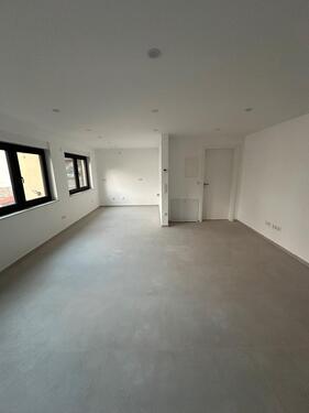 Foto - Kernsanierte Erstbezug 1-Zimmer OG-Wohnung.