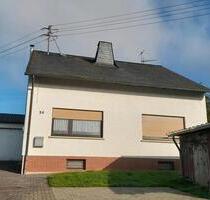 Einfamilienhaus - 240.000,00 EUR Kaufpreis, in Bausendorf (PLZ: 54538)