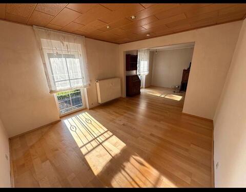 Foto - Großzügige 5-Zimmer-Wohnung, 155qm mit Garten und Stellplatz